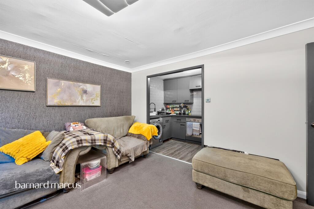 Apartment in Sutton - View 3