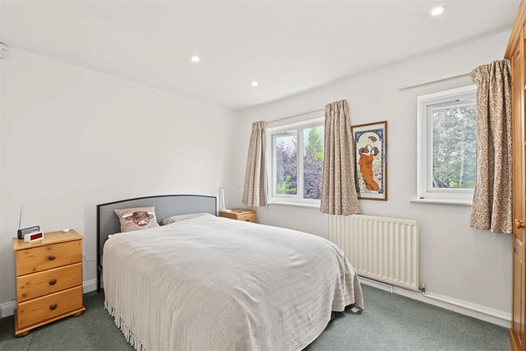 House in Harpenden, Southdown - View 5