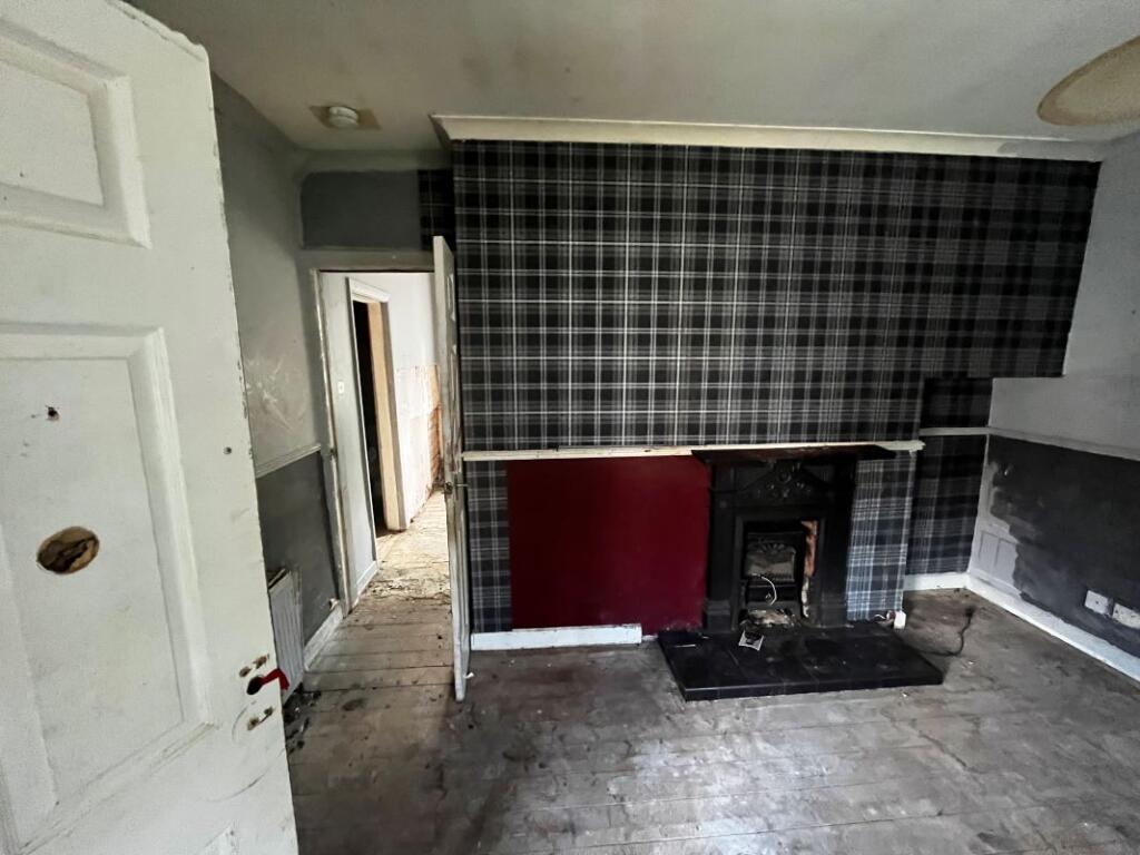 40 Hilton Road, Lanesfield, Wolverhampton, West Midlands, WV4 6DR photo 4