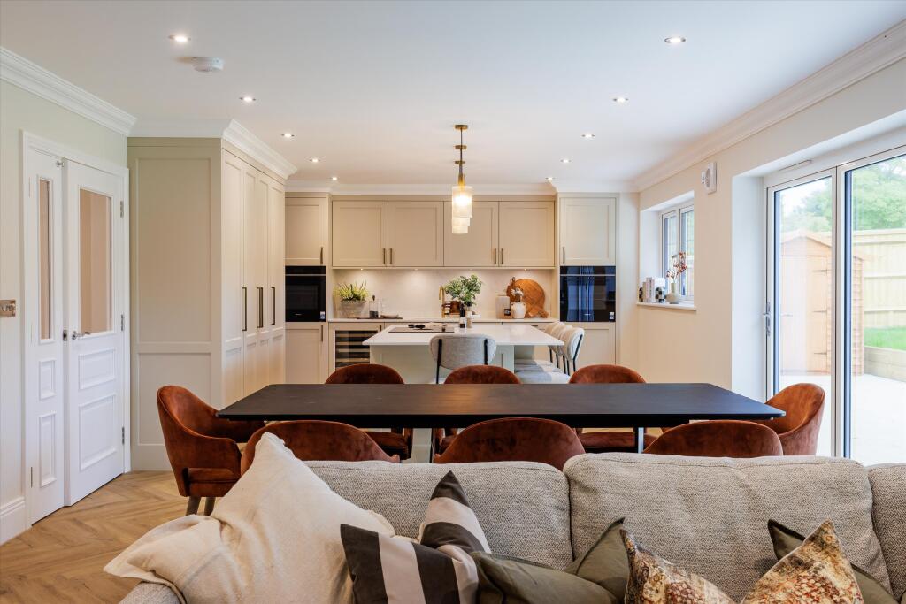 House in Guildford - View 2