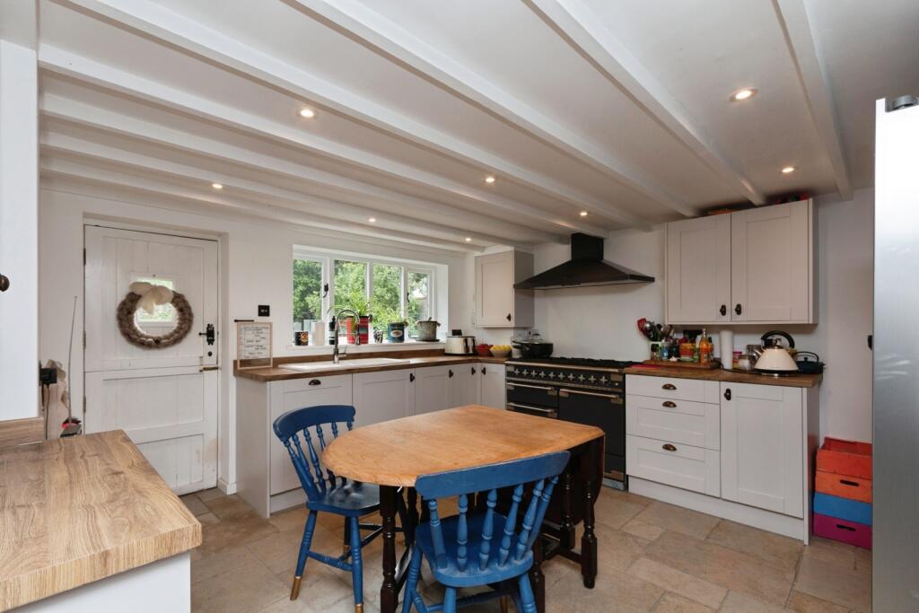 Winchester Street, Overton, Basingstoke, Hampshire, RG25 photo 4