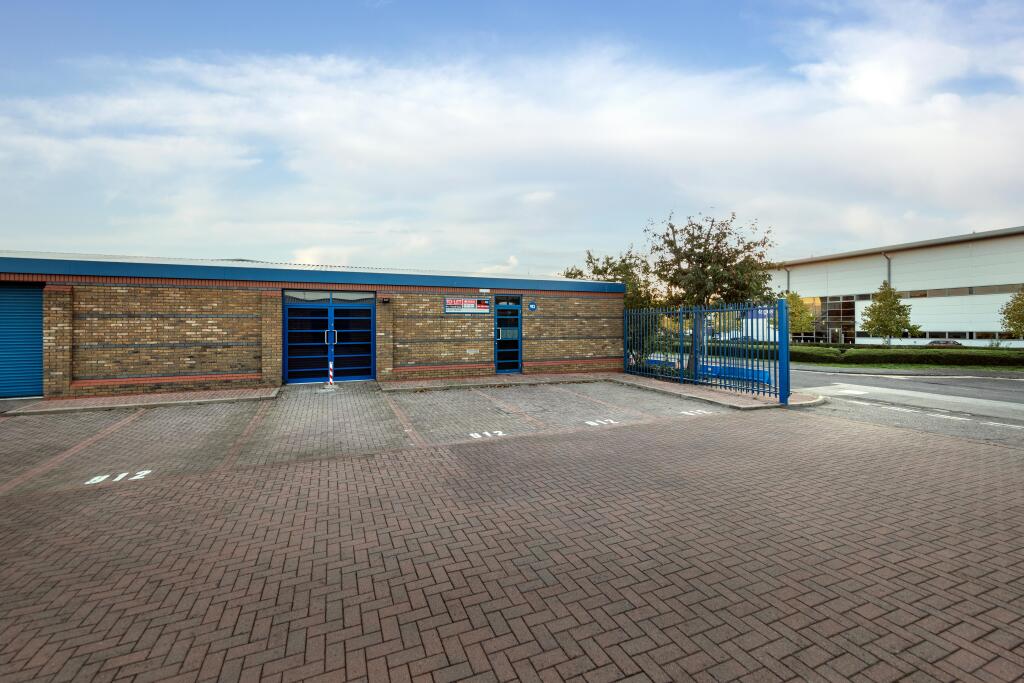 2022- 912 Yeovil Road - STE-229154.jpg