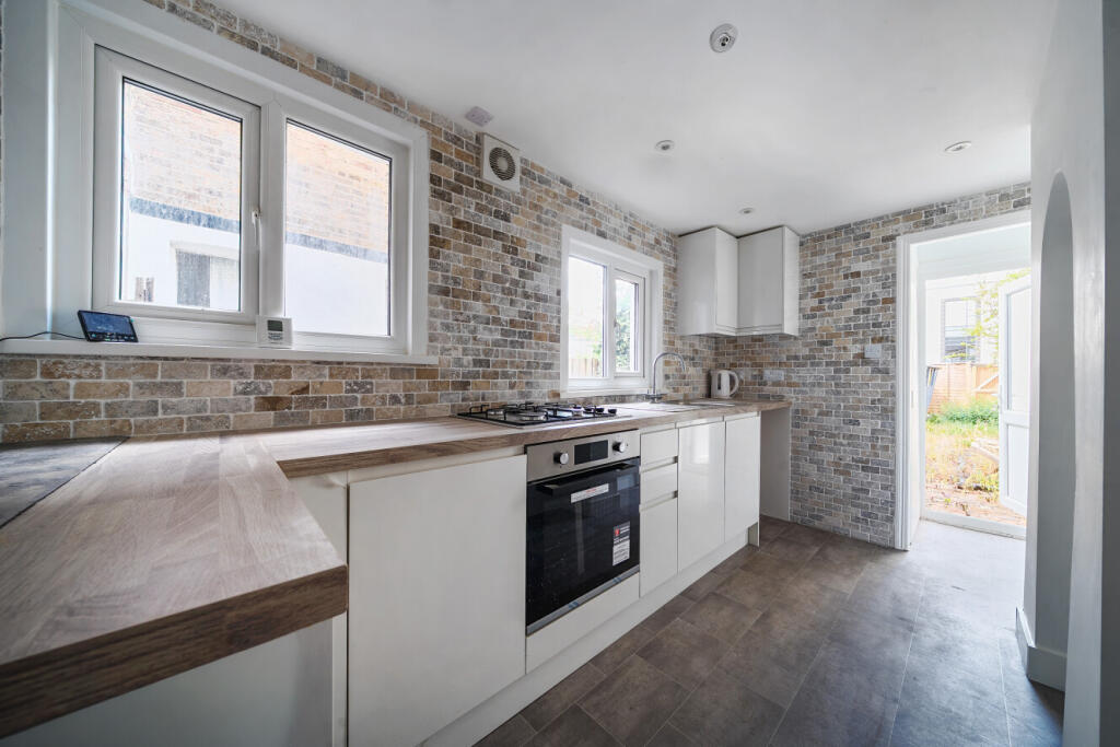 House in London - View 3