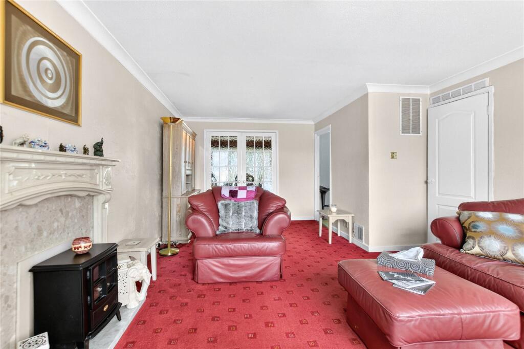 House in Bracknell - More