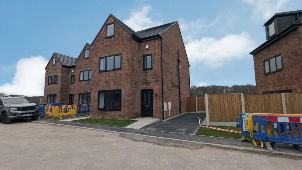 Main image of property: Heybrook Close, Wigan, Greater Manchester, WN2 5FS
