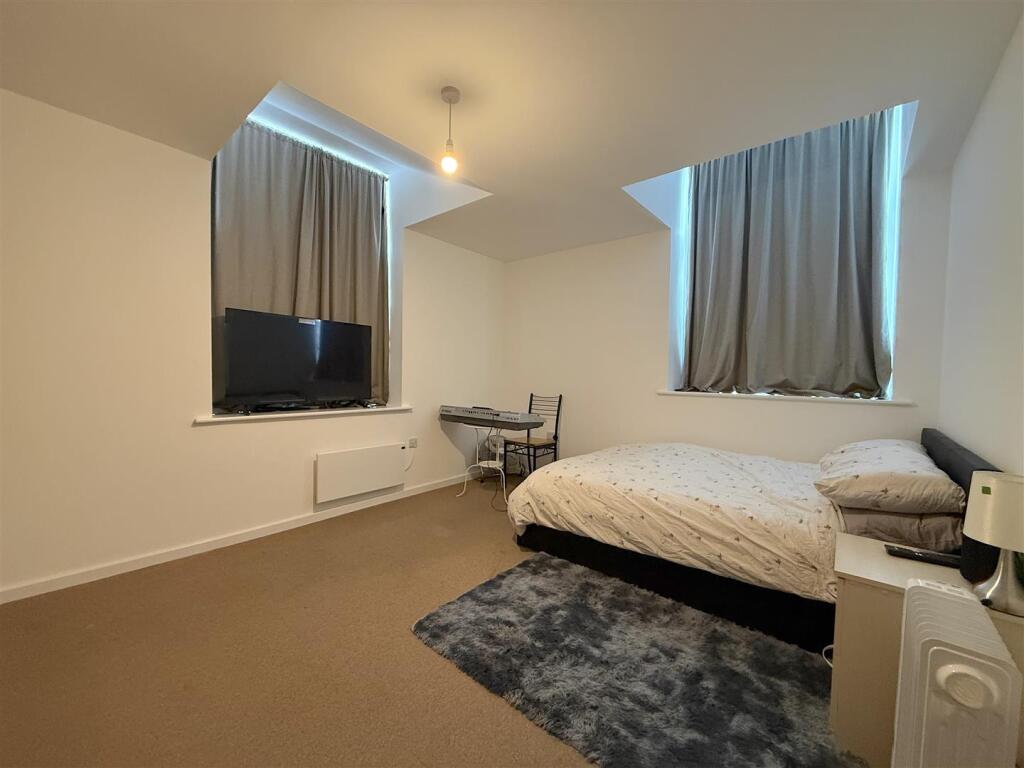 Apartment in Bolton, Greater Manchester - View 5