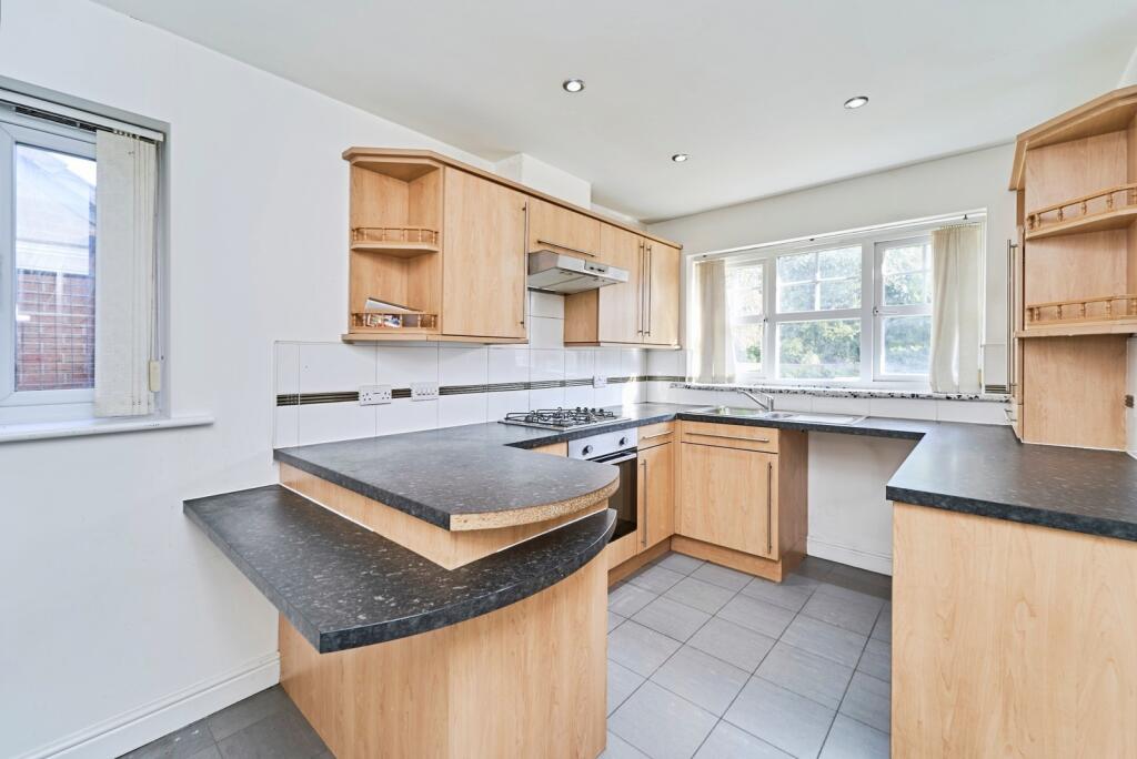 Ampleforth Drive, Willenhall, West Midlands, WV13 photo 3