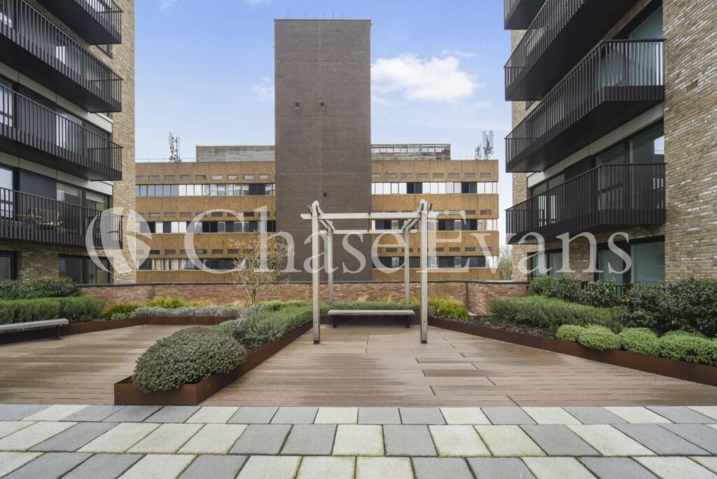 Apartment in London - View 5