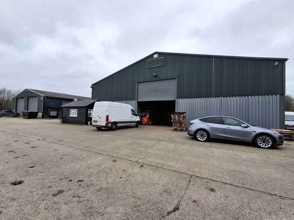 Main image of property: S3 Stubbers Farm, Mountnessing Road, Blackmore, Ingatestone, Essex, CM4