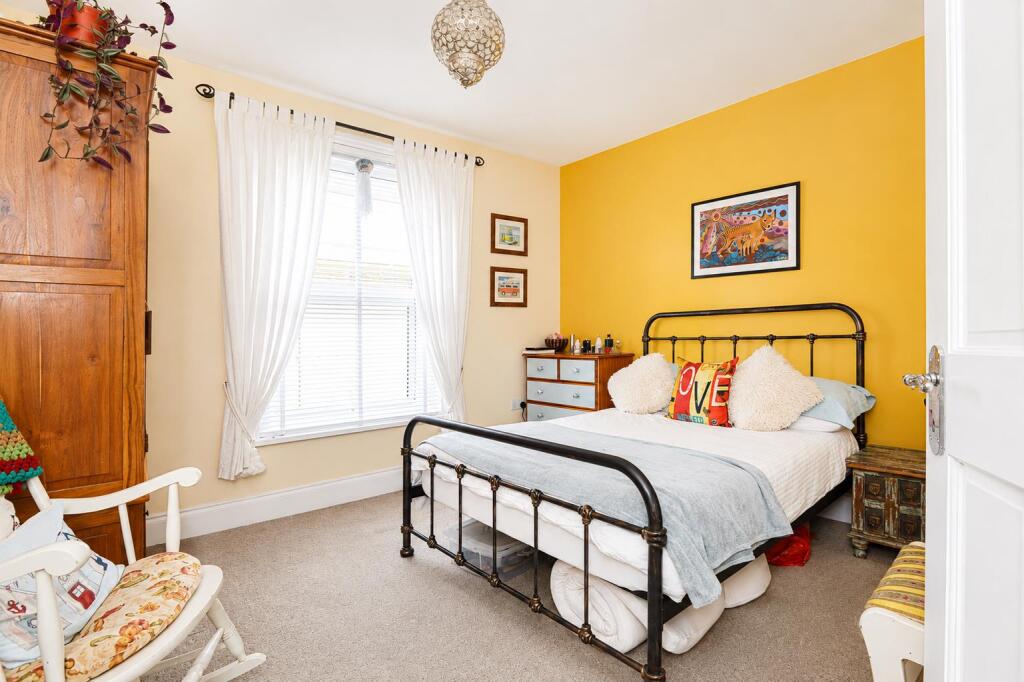 House in Shanklin, Lower Hyde, Luccombe - More