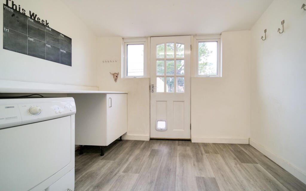 House in Swindon, Melksham - More