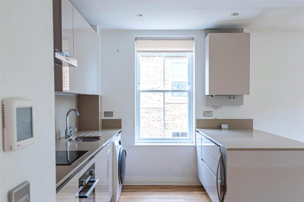 Apartment in Hertsmere, Hertfordshire - View 5