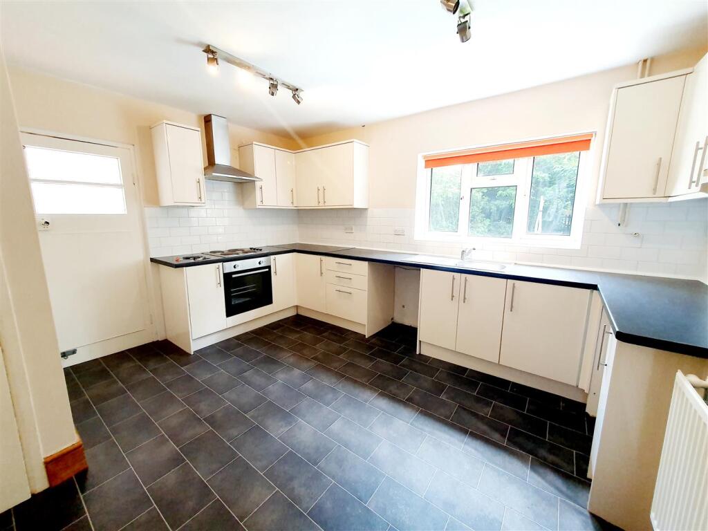 House in Kettering, Leisure Village - View 2