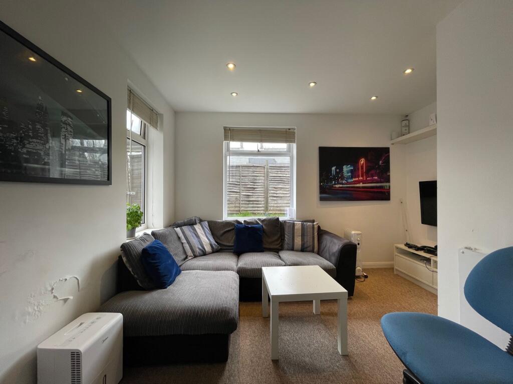 Main image of property: Barcombe Road - P1044