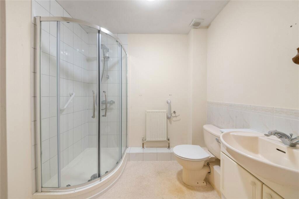 House in Southall - View 4