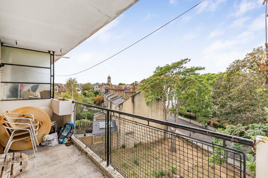 Apartment in London - View 5