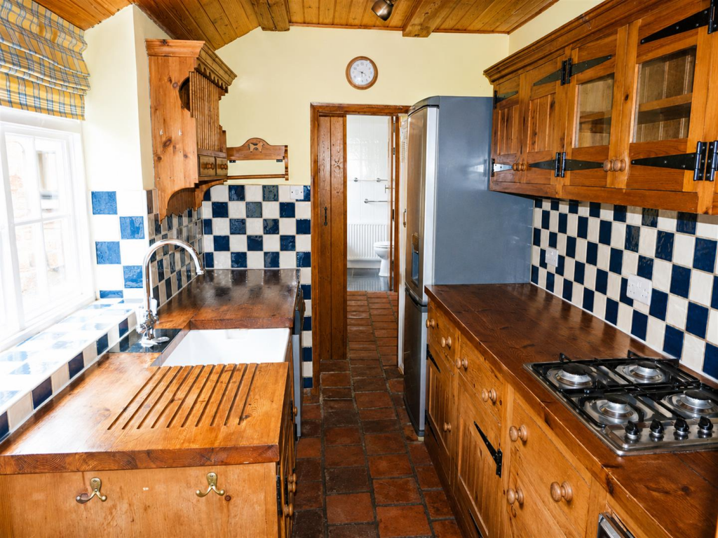 House in Hull - View 5