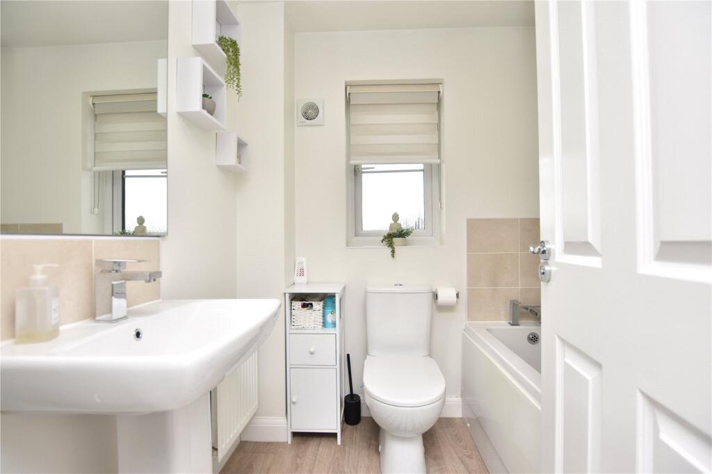House in Leeds, East Ardsley - More