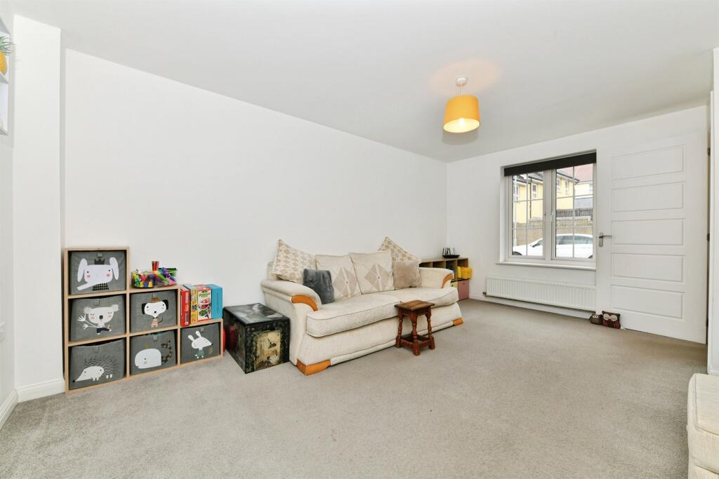 Shackleton Road, YEOVIL photo 4