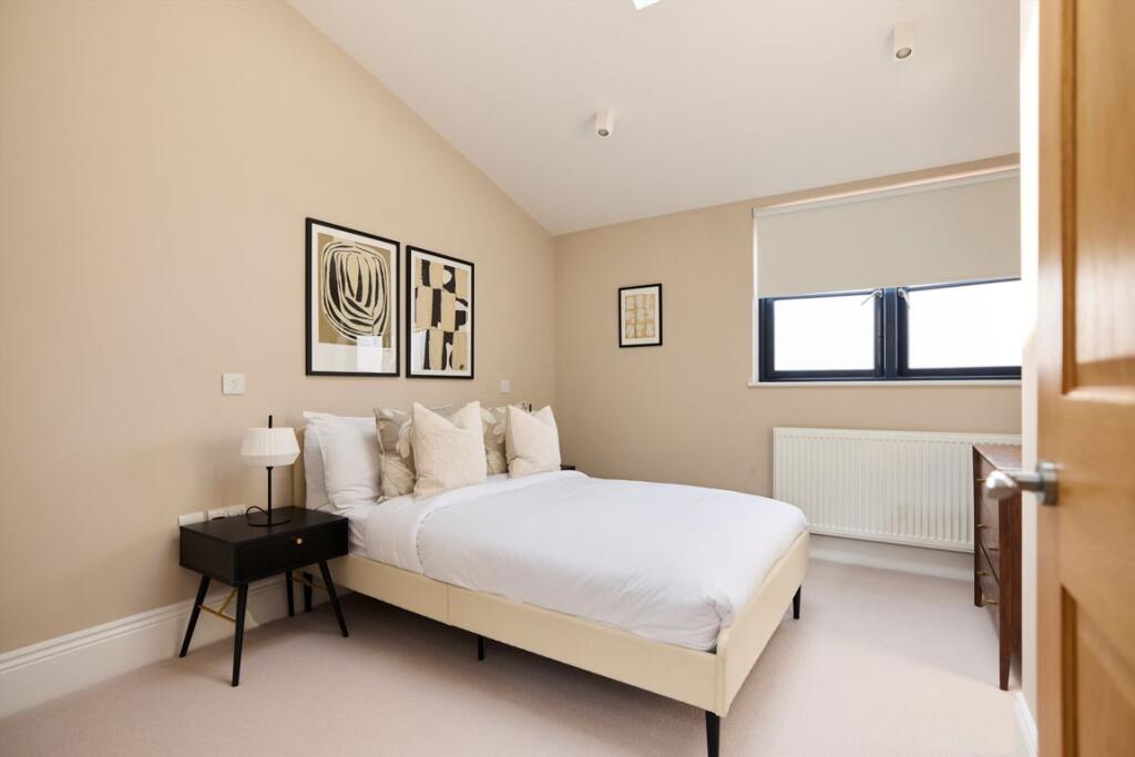 Apartment in London - View 5