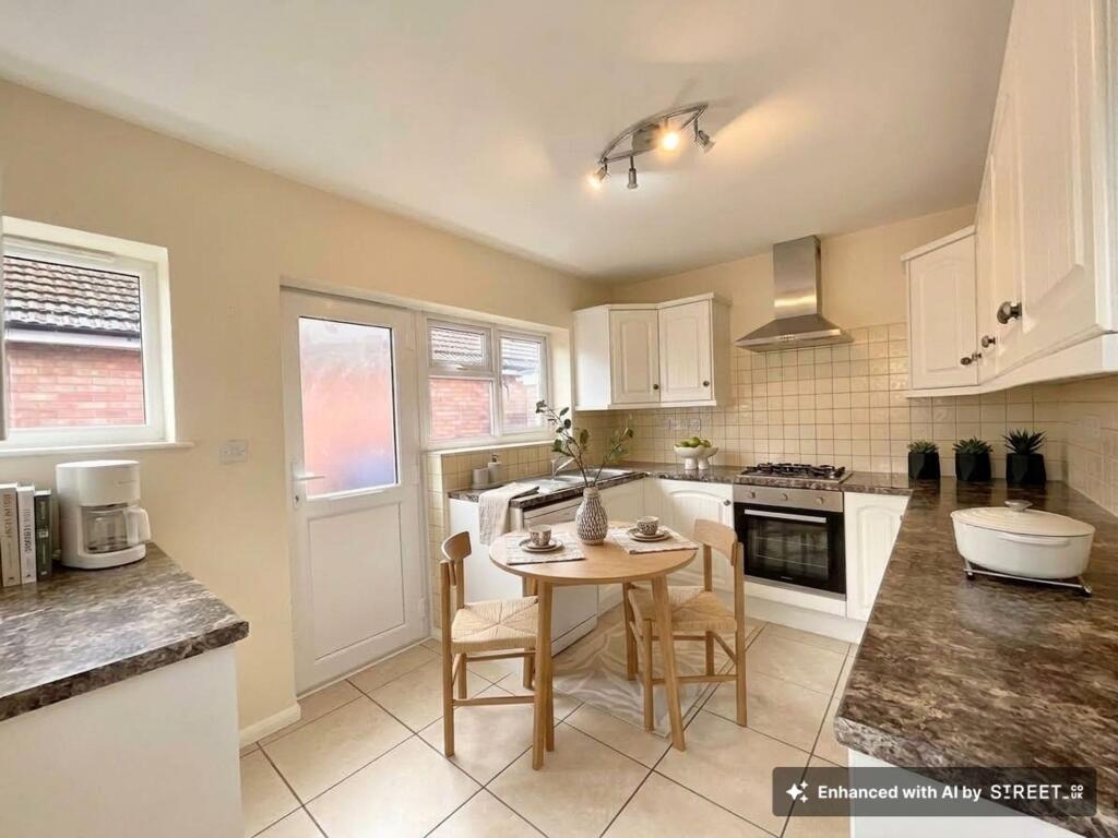 House in Stoke-on-Trent - View 2