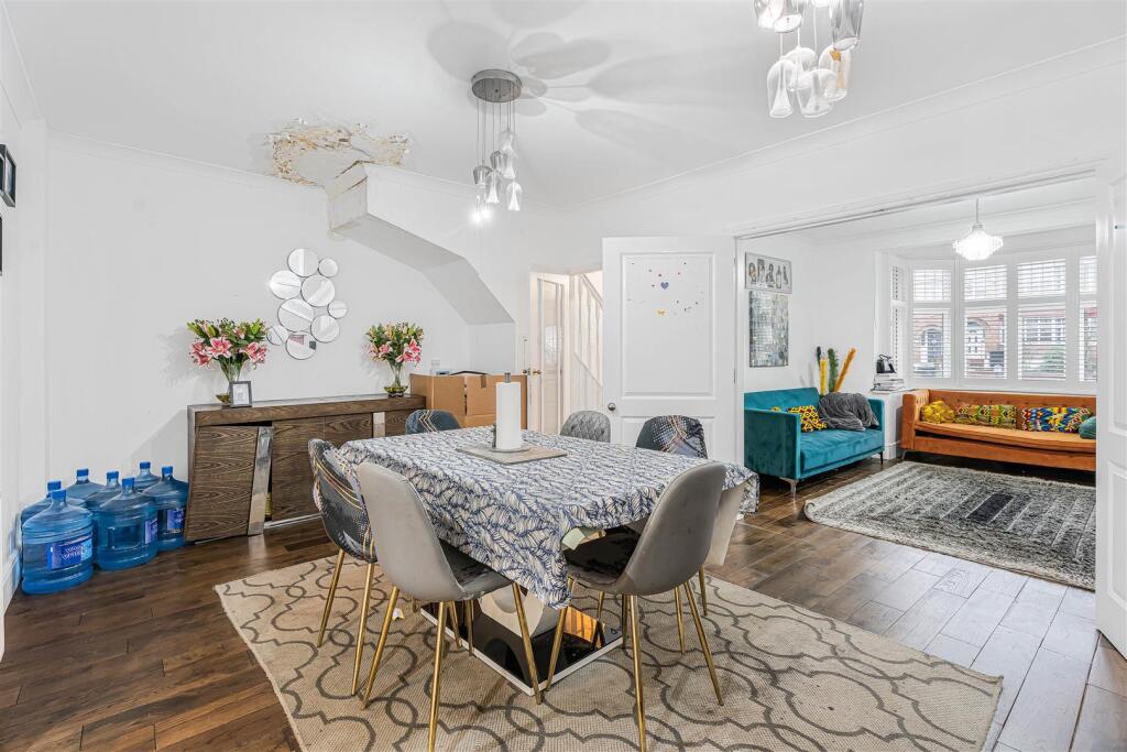 House in London - View 5