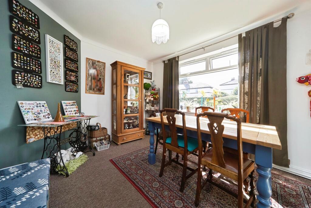House in Leeds, Horsforth Vale, Rodley - View 4