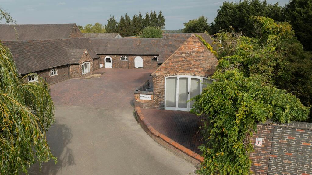 Main image of property: The Courtyard, Bodymoor Green Farm, Kingsbury, B78 2DZ