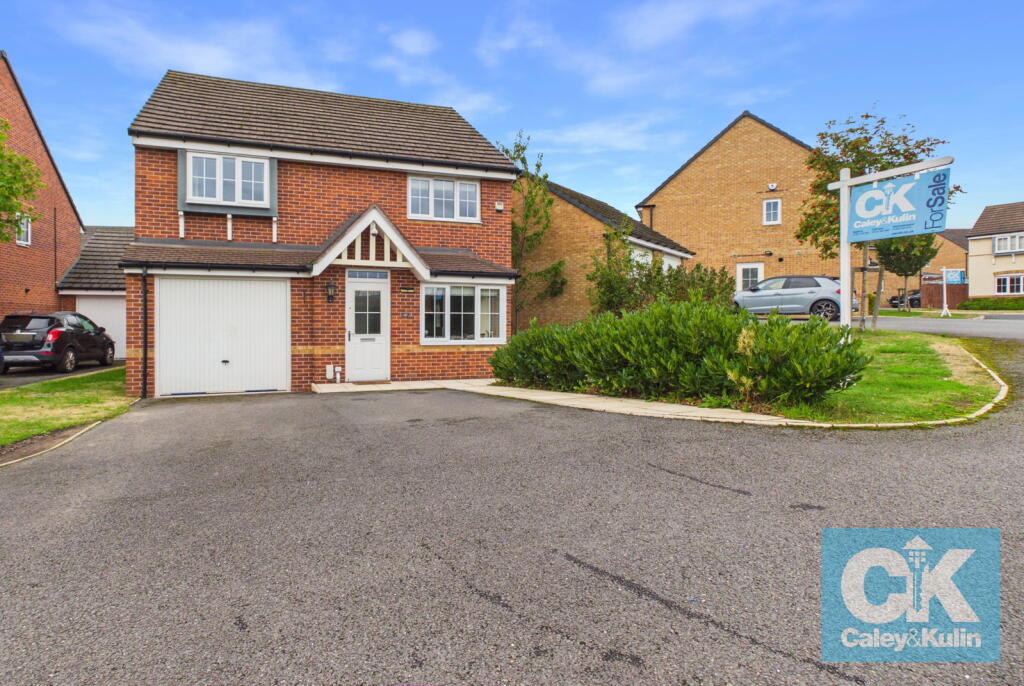 4-bed detached on Sanders Drive,Hednesford,Cannock,WS12 4GJ, £375,000