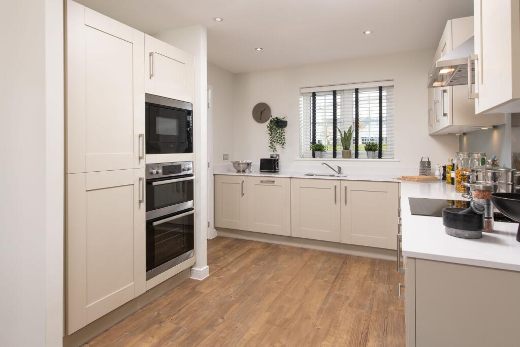 House in Milton Keynes, Whitehouse - View 5