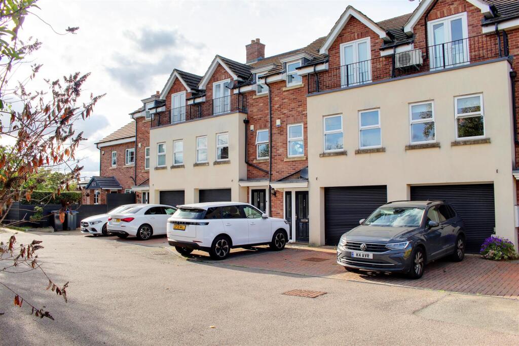 Main image of property: Dixons Hill Road, Welham Green