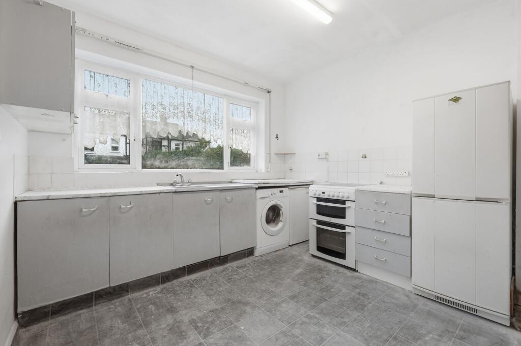 House in London, Upton Park - View 4