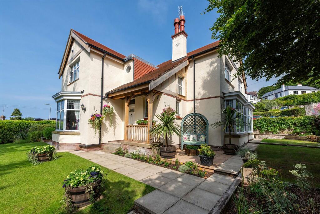 4-bed detached on Linden Walk, Prestatyn, Denbighshire LL19 9EE, £599,950