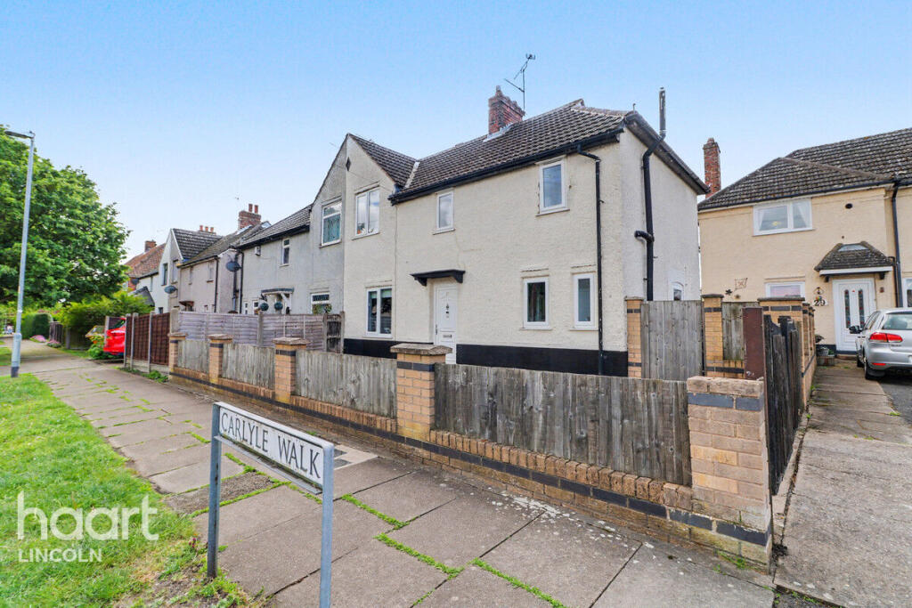 3-bed semi-detached on Carlyle Walk, Lincoln, £190,000