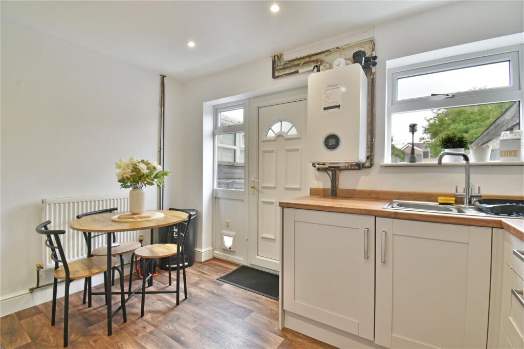 Ashfield, Denton, Tameside, M34 photo 3