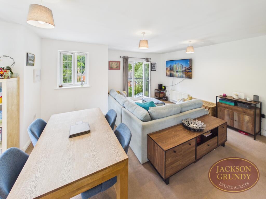St Crispin Drive, St. Crispin's, NN5 4BL - View 2