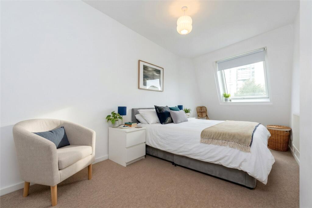 Apartment in London, Battersea - View 3