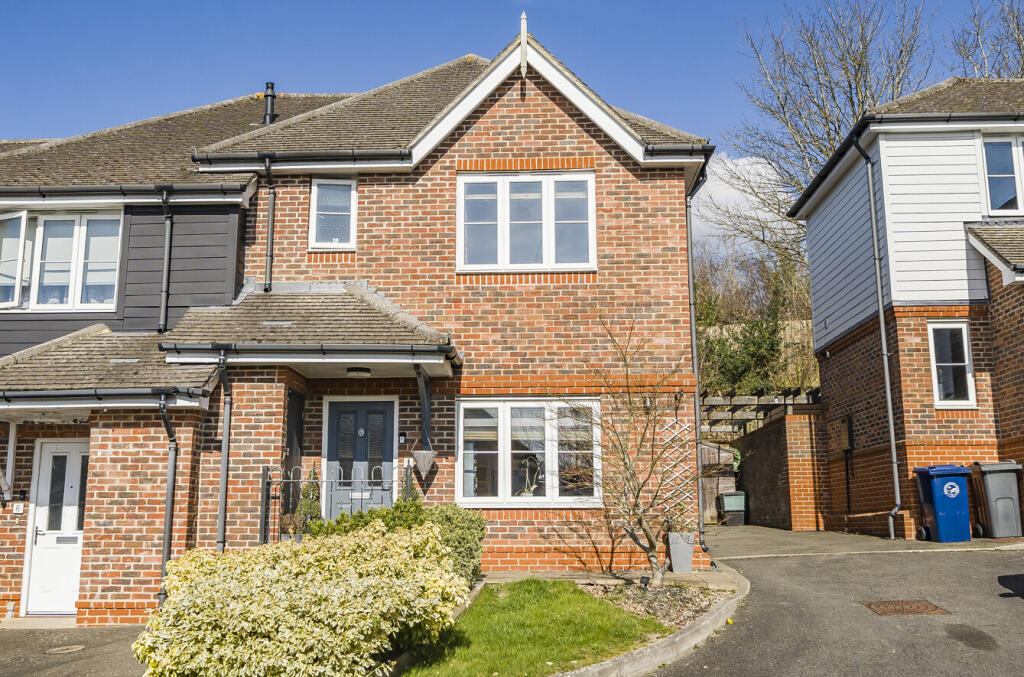 Main image of property: Apple Tree Close, High Wycombe, Buckinghamshire