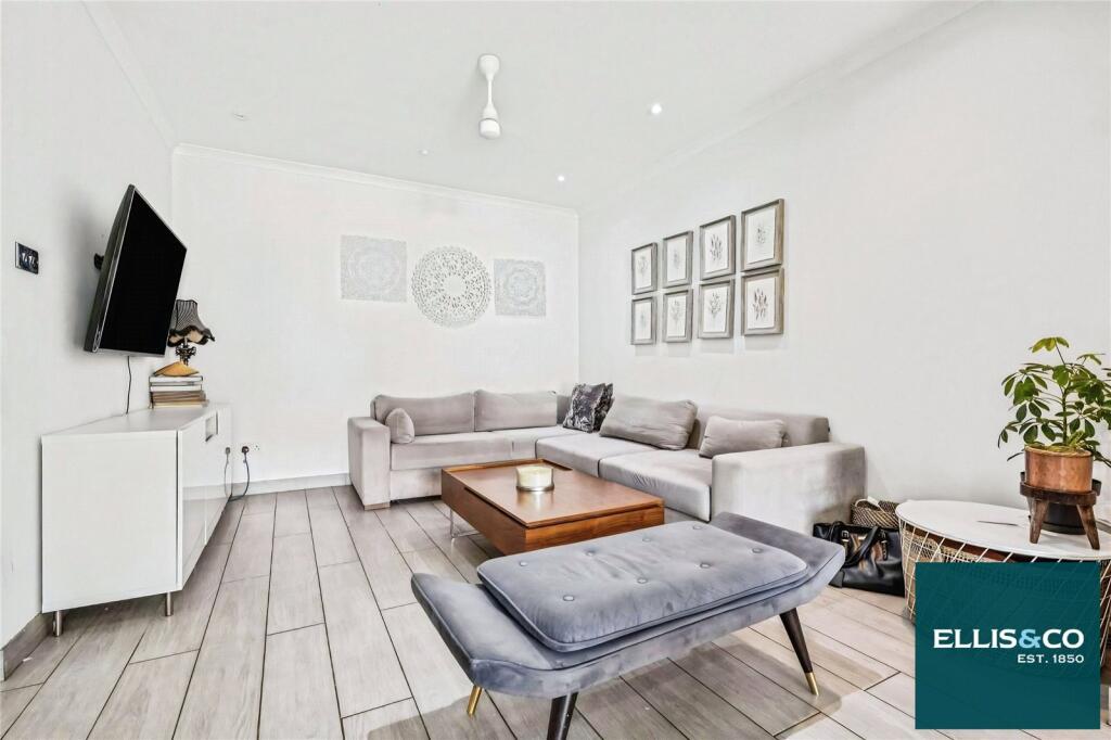 House in London - View 5