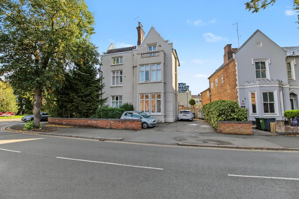 Main image of property: The Beeches, 13 Avenue Road, Leamington Spa