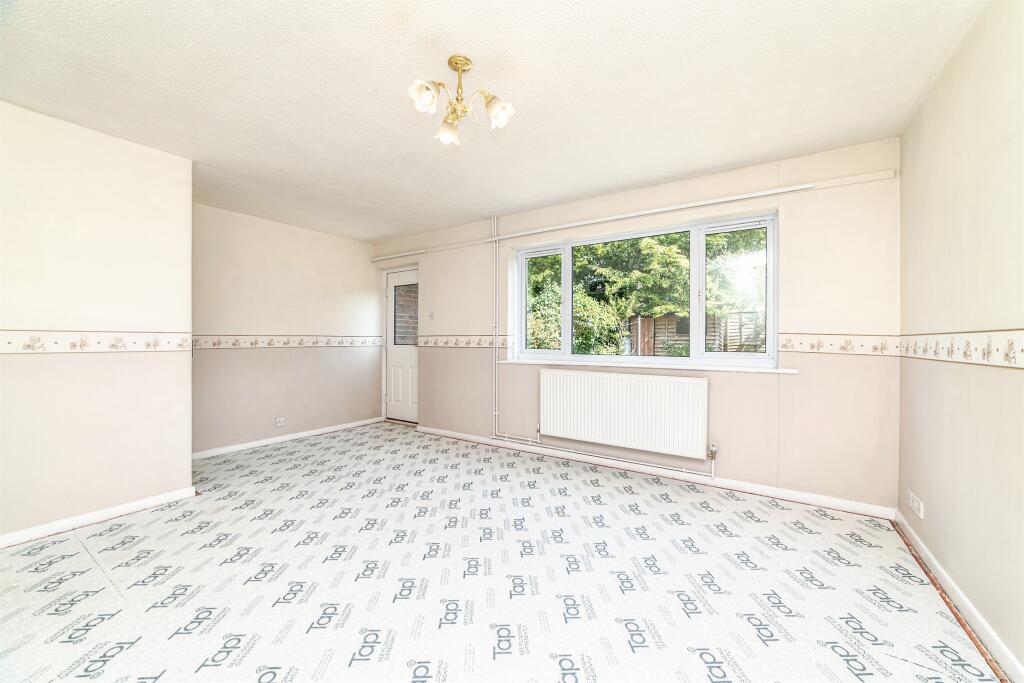 House in Basingstoke and Deane, Brighton Hill - View 3