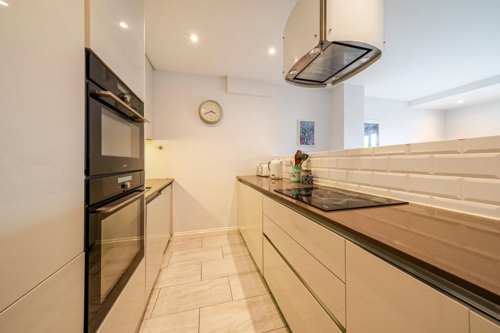 Apartment in London - More