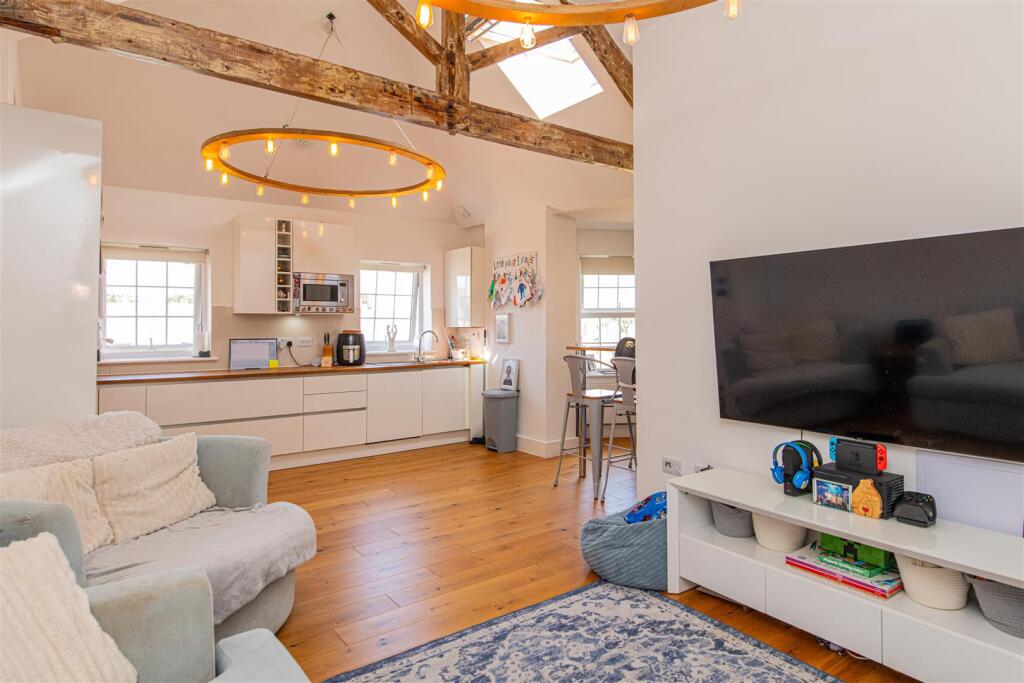 Apartment in Wellingborough - View 2