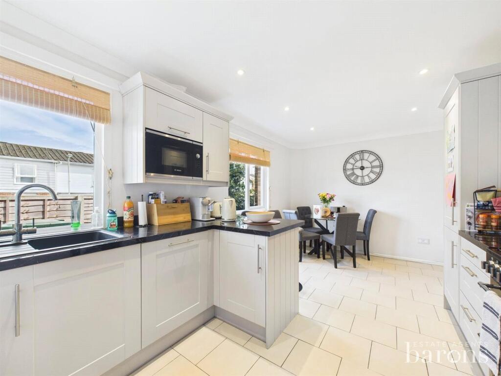 House in Basingstoke and Deane, Basingstoke - View 2
