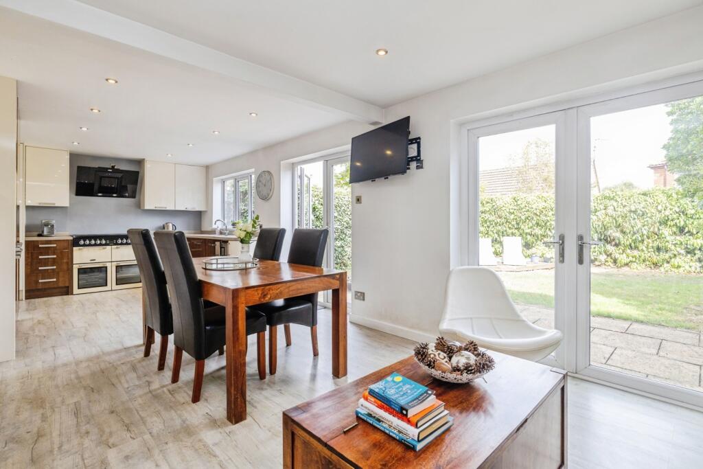 House in Lincoln - View 5