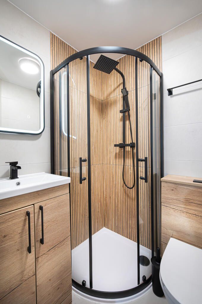 Room 5 ensuite