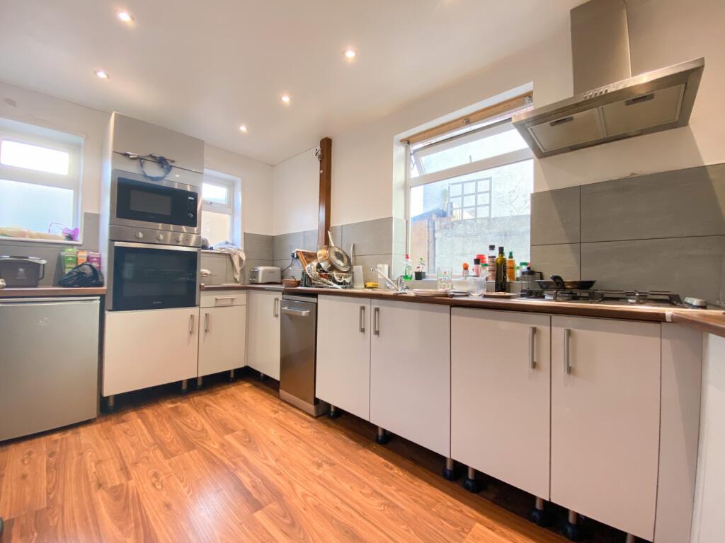 House in Cardiff, Maindy, Cathays - View 3