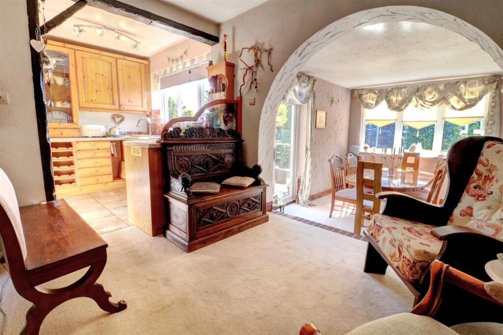 House in Walsall, Ryders Hayes, High Heath - More