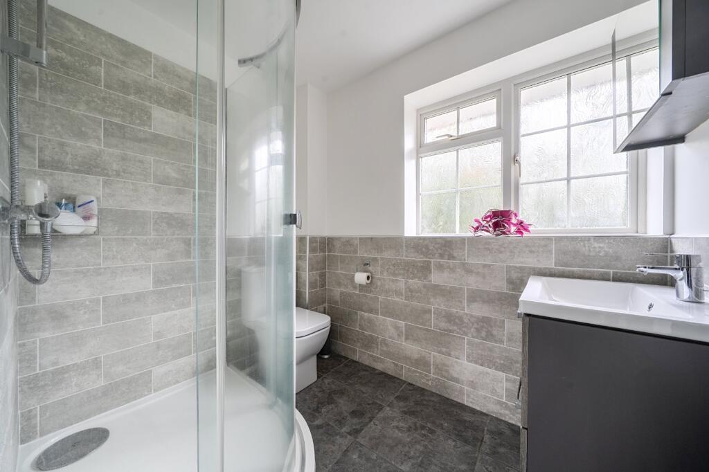 House in Winchester, Northbrook, Bishop's Waltham - More