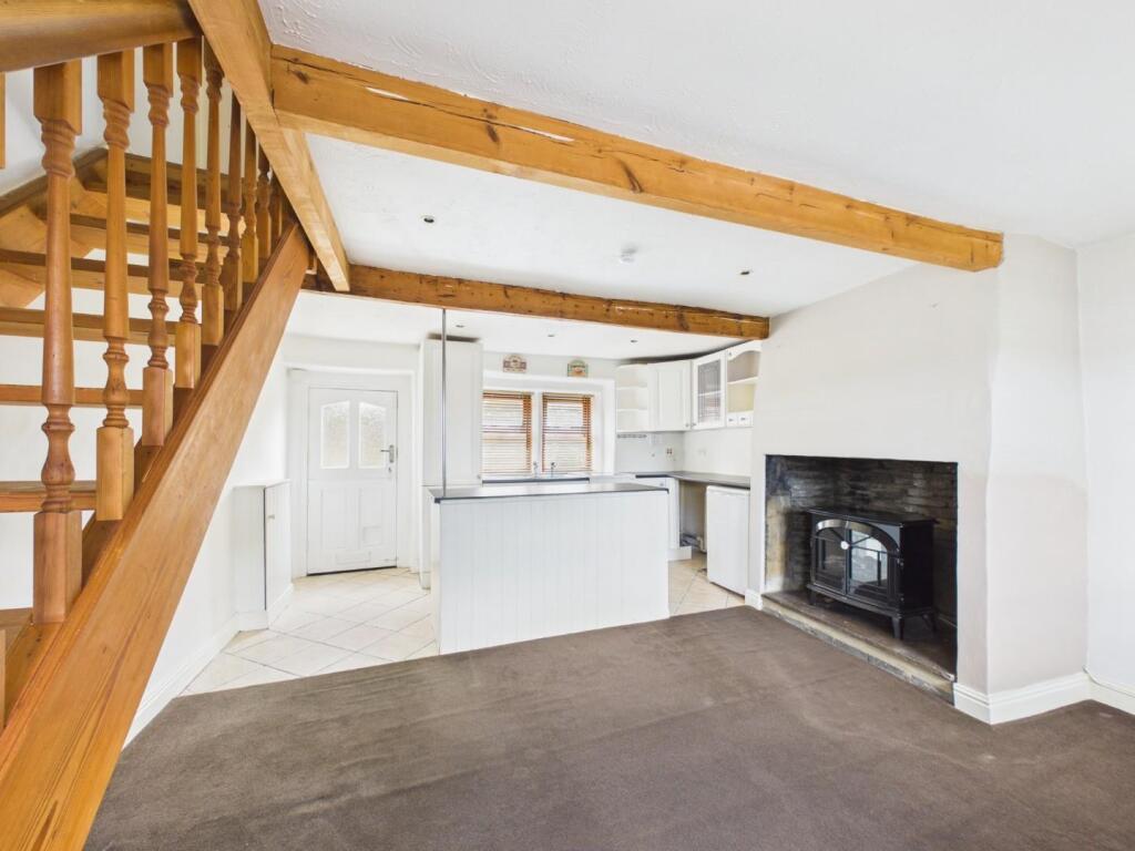 House in Bradford, Clayton - View 2
